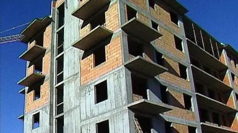 Niższy VAT na mieszkania zostaje