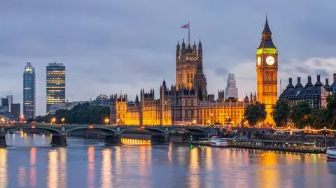 Raport: brexit będzie kosztował miliardy funtów rocznie do 2030 roku