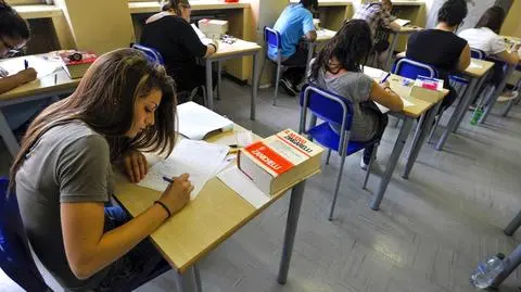Włoscy nauczyciele dostaną po 500 euro na książki, bilety do kina