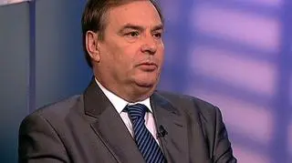 8 tysięcy jajek można kupić w tym roku za średnią pensję brutto. To dane z "wielkanocnego indeksu"  portalu Money.pl. W zeszłym roku pensji wystarczyło by na zakup 7,5 tysiąca jajek. Czy to oznacza, że za żywność na Święta zapłacimy w tym roku mniej?. O tym, ile będzie nas kosztował wielkanocny koszyk rozmaiwaliśmy w TVN CNBC Biznes z profesorem Andrzejem Kowalskim z Instytutu Ekonomiki Rolnictwa i Gospodarki Żywnościowej.