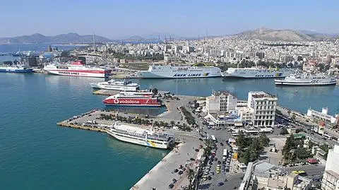 Grecja rusza z prywatyzacjami. Port i kolej na sprzedaż