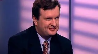 Rozpoczyna się nowy miesiąc, mamy nową serię obligacji Skarbu Państwa. Jest to najbezpieczniejsza forma inwestycji. Ministerstwo Finansów kusi atrakcyjnymi ofertami. W przypadku obligacji 10-letnich, w pierwszym roku odsetkowym, oferuje aż 7%. Na temat obligacji rozmawiał w studiu TVN CNBC Biznes Dariusz Lasek, Union Inwestment.