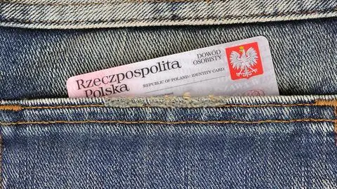 Nowe dowody osobiste już w wakacje. "Obecnie trwają testy"