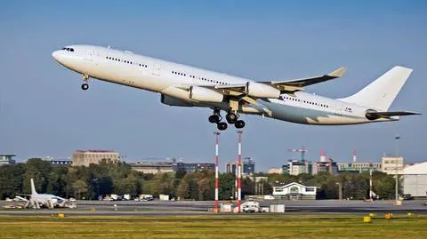 Spór między kontrolerami lotów na Lotnisku Chopina a PAŻP