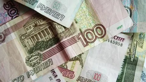 "Rosyjska gospodarka nadal cierpi przez ceny ropy i sankcje"