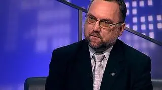 Największe na świecie targi lotnicze w Paryżu upływają pod znakiem żałoby po katastrofie Airbusa nad Atlantykiem. Ponury nastrój pogłębiają kasandryczne prognozy dla przewoźników i dla producentów samolotów. O dobrym czasie na zakupy i przejęcia w branży lotniczej Rafał Wojda rozmawiał z Tomaszem Hypkim. W programie połączyliśmy się także telefonicznie z Bartoszem Głowackim ze Skrzydlatej Polski, który znajdował się na targach lotniczych Air Show w Paryżu.