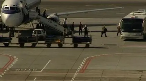 Lot Czarters na kryzys?