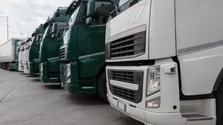 Przedstawiciele rządów Polski i Rosji podpisali w Gdańsku porozumienie w sprawie zezwoleń na samochodowe przewozy towarowe