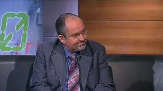 Grecki rząd zlikwiduje 15 tysięcy miejsc pracy w sektorze publicznym. To kolejny efekt negocjacji greckich polityków z przedstawicielami Troiki, czyli przedstawicieli europejskiego banku centralnego, unii europejskiej i międzynarodowego funduszu walutowego. Jak daleko jeszcze do ostatecznego porozumienia? Rozmowa z wiceprezesem stowarzyszenia przedsiębiorców greckich w Polsce, Lefterisem Maroulisem.