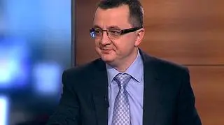  
Emperia broni się przed przejęciem i ma za sobą akcjonariuszy. Prezes spółki Artur Kawa zapowiada, wzrost przychodów w 2011 roku o 18% i uruchomienie 40-50 supermarketów. Sprzedaż nieruchomości ma dostarczyć brakujących środków na buy back.
 
