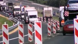 Podróż A4 przebiega żółwim tempem, ale płacić trzeba