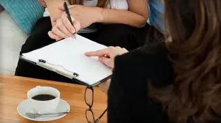 UOKiK ostrzega przed nieuczciwymi praktykami sprzedawców prądu.