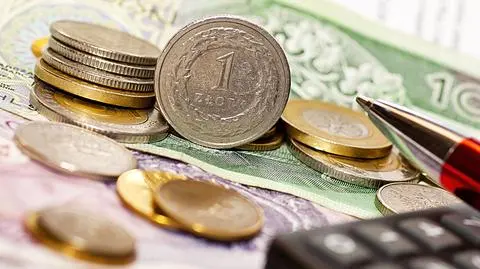 Zgodnie z dokumentem płaca minimalna ma wzrosnąć do kwoty 1850 zł brutto z 1750 zł obecnie