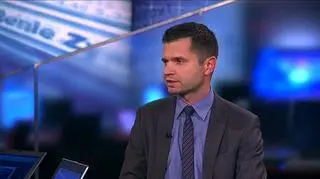 Interwencja Narodowego Banku Polskiego powiązana z najwyższym kursem złotego do euro, branego pod uwagę przy ustalaniu dopłat dla rolników. Jak to działa? Rozmowa z szefem działu analiz Raiffeisen Bank Polska, Piotrem Bujakiem.