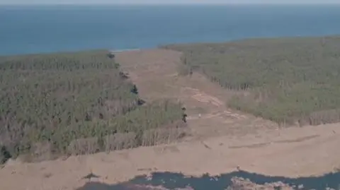Przekop Mierzei Wiślanej. Na miejscu odkryto bursztyn