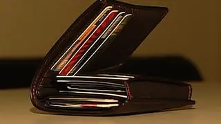 Banki chcą zarobić na właścicielach "plastików"