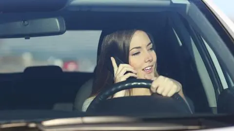 Coraz mniej kierowców rozmawia przez telefon