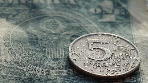 Duże banki w Polsce wstrzymują transakcje w rublach