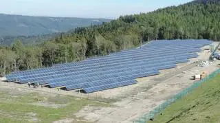 Nowa elektrownia fotowoltaiczna leży na wysokości 740 m n.p.m., na Górze Żar