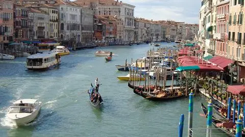 Jeśli utrzyma się obecne tempo ucieczki ludności z Wenecji, to w 2030 roku w najstarszych dzielnicach Wenecji pozostaną już tylko turyści