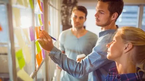 Firmy narzekają na brak wykwalifikowanych pracowników