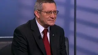 Od wtorku pozostało już tylko 500 dni do rozpoczęcia piłkarskiego Euro w 2012 roku. Stadiony będą na pewno, miejsc hotelowych dla ważnych gości też nie zabraknie. Nie będzie za to nowoczesnych dworców, wszystkich autostrad i dróg dojazdowych. O szczegółach przygotowań mówi Adam Olkowicz, dyrektor turnieju Euro 2012 z ramienia UEFA.