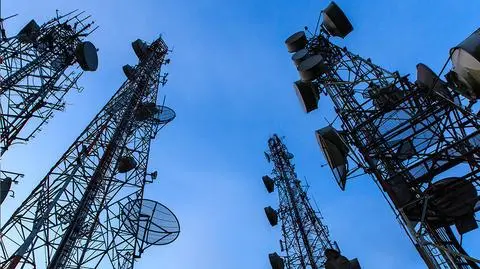 Budowa sieci 5G. "Gra idzie o pieniądze, ogromne pieniądze"