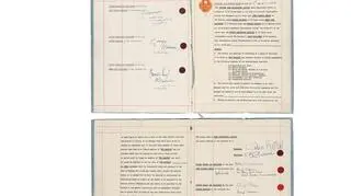  Kontrakt został podpisany 1 października 1962 roku, zaledwie na cztery dni przed wydaniem singla "Love Me Do"