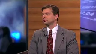 Jeszcze przed miesiącem rynek był pewny, że w maju nastąpi podwyżka stóp procentowych w NBP. Teraz po zapowiedzi wymiany euro na złote na wolnym rynku, RPP podwyżkę stóp odkłada na kolejne spotkania. O najbliższych ruchach Rady rozmawialiśmy z Markiem Zuberem, ekonomistą.