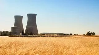 - Kropka nad i w sprawie zbudowania w Polsce elektrowni atomowej nie została jeszcze postawiona - stwierdził w "Magazynie 24 godziny" wiceminister gospodarki Adam Szejnfeld. Wcześniej zapowiadał, że mogłaby ona powstać w 2030 r. (TVN24)