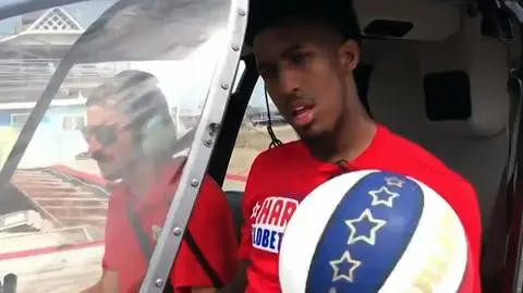 Harlem Globetrotters. Rekord świata w rzucie do kosza z helikoptera