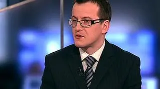 Większe bezrobocie to mniejsza konsumpcja i większa skłonność do oszczędzania. A to przekłada się na wolniejszy wzrost gospodarczy. Miesiąc do miesiąca przeciętne wynagrodzenie spadło o 0,6% - podał Główny Urząd Statystyczny. To wynik zgodny z oczekiwaniami analityków, którzy przewidywali, że pensje będą rosły coraz wolniej. GUS podał także dane o zatrudnieniu, które spadło w ujęciu rocznym o 0,2%, a w miesięcznym 0,4%. Będzie jeszcze gorzej - przewidują goście programu "Dzień na Rynkach", główny ekonomista ING Banku Śląskiego Mateusz Szczurek i Piotr Bielski z BZ WBK, w TVN CNBC Biznes.