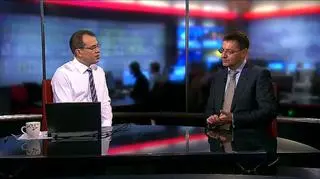 Niemcy bronią niezależności Europejskiego Banku Centralnego i nie chcą, żeby w przyszłości EBC kupował obligacje krajów niebezpiecznie zadłużonych. Mówią tez zdecydowane "nie" emisji euroobligacji. Zdaniem Janusza Jankowiaka z Polskiej Rady Biznesu, można sie spodziewać złagodzenia stanowiska Niemiec przynajmniej w jednej z tych dwóch spornych kwestii.