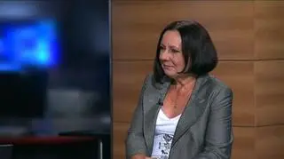 Nawet o 60 procent spadły obroty firm zajmujących się dystrybucją i transportem owoców i warzyw - szacuje stowarzyszenie dystrybutorów "Unia Owocowa". To efekt obowiązującego od półtora miesiąca rosyjskiego embarga. Gościem TVN CNBC była Jolanta Kazimierska ze Stowarzyszenia Dystrybutorów Owoców i Warzyw "Unia Owocowa".