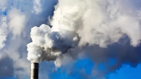 Korolec: resorty dyskutują o darmowych pozwoleniach na emisję CO2 po 2020 roku