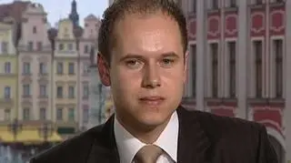 Walne zgromadzenie akcjonariuszy miało przynieść odpowiedzi na wiele pytań. Mimo że inwestorzy indywidualni zasypali zarząd pytaniami w sprawie opcji i planów wyjścia spółki z kryzysu, nie otrzymali satysfakcjonujących odpowiedzi. Gościem programie "Rynki Dnia" był Piotr Cieślak, wiceprezes Stowarzyszenia Inwestorów Indywidualnych.