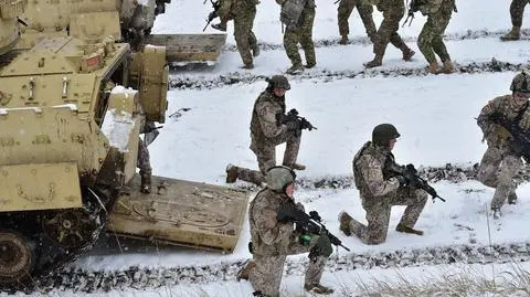 Świat kupuje coraz mniej broni. Ale Rosja wydaje miliardy dolarów na armię