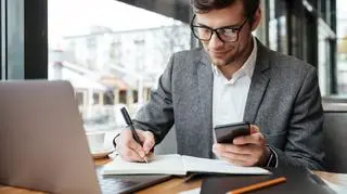 Mobilne i wygodne sterowanie firmą za pomocą nowoczesnych narzędzi w smartfonie