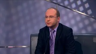 Jeden z naszych widzów napisał do nas tak: „Chcemy zatrudnić przedstawicieli handlowych, ale zależy nam na zminimalizowaniu kosztów z tym związanych. Myślimy o studentach, również o bezrobotnych. Nie stać nas na zatrudnianie osób, za które będziemy musieli odprowadzać pełne składki do ZUS. Chcemy zaproponować wynagrodzenie prowizyjne i zależy nam, żeby wszystko było zgodne z prawem. Jaki typ umowy powinniśmy z nimi podpisać?" Odpowiedzi na pytanie naszego widza szukaliśmy wraz Pawłem Kisielem, radcą prawnym i specjalistą prawa pracy w Chałas i Wspólnicy Kancelaria Prawna.