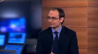 Spotkanie greckich polityków ws. pakietu oszczędności przełożone na wtorek. Rząd Grecji przyznał, że porozumienie jest konieczne do następnego spotkania eurogrupy. Rozmowa z Błażejem Wajszczukiem, analitykiem BNP Paribas.