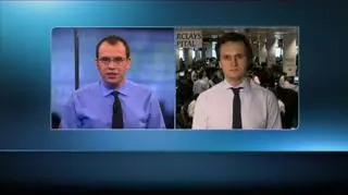 Nerwowa sytuacja w Europie sprawia, że banki - także w Polsce - nie chcą pożyczać sobie wzajemnie pieniędzy. Zdaniem Piotra Chwiejczaka, stratega Barclays Capital decyzje Rady Polityki Pieniężnej nie wpływają na zachowanie rynku, a trzymiesięczna stawka WIBOR rośnie mimo oczekiwań obniżki stóp procentowych w przyszłym roku.