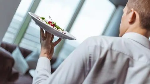 Ostrzeżenie dla kelnerów. "To oni pierwsi zapłacą mandat"