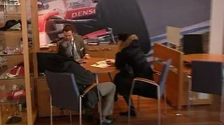 Bezrobocie ciągle spada - w sierpniu wyniosło 9,3 procent - o 0,1 mniej niż w lipcu. To dobra wiadomość, ale Główny Urząd Statystyczny podał dane, które są kolejną oznaką osłabienia polskiej gospodarki. Sprzedaż detaliczna wzrosła w sierpniu o 7,7 procent rok do roku, podczas gdy analitycy spodziewali się wzrostu o ponad 12 procent. To oznacza, że był to najniższy roczny wzrost sprzedaży od grudnia 2005 roku. Skoro więc sprzedaż spada - warto się zastanowić, na czym handlowcy będą zarabiać w przyszłości? Co będą chcieli kupić konsumenci za kilka lat? O to ich samych postanowił zapytać ośrodek badań TNS OBOP.