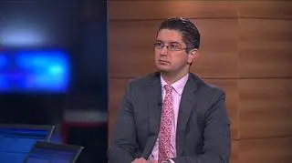 Rekordowe ceny włoskich obligacji. Rentowności dziesięciolatek sięgnęły dziś 6,62%. Według Jarosława Deryło, dyrektora ds. bankowości inwestycyjnej w Wood & Company, inwestorzy zniechęceni wysokimi rentownościami zaczną pozbywać się włoskich papierów, co dodatkowo zaszkodzi tym obligacjom. 