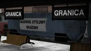 06.07| Import nielegalnego spirytusu jako płynu do spryskiwaczy to może być największa afera ostatnich lat. Według raportu NIK Skarb Państwa mógł w ten sposób stracić nawet 3 mld zł. Na razie jest tylko słowo przeciw słowu: NIK zarzuca ministerstwu finansów, bezprawne wprowadzenie rozporządzenia, które to umożliwiało, ministerstwo twierdzi - wszystko było zgodne z prawem. Czy komuś poza NIK zależy na wyjaśnieniu tej sprawy? (TVN24)