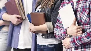 Przegląd prasy. Żacy wybierają studia, nie myśląc o pracy