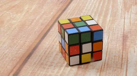 Rekord układania kostki Rubika pobity. Sztuczna inteligencja ułożyła ją w nieco ponad 1s