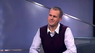 Być może w czasach, kiedy klienci są mniej skłonni do zakupów, warto pomyśleć o biznesie w sieci. Koszty działalności z pewnością nam się obniżą, a równocześnie potencjalnie zwiększy nam się grupa odbiorców. Kto powinien pomyśleć o e-sklepie? Przedstawimy etapy zakładania biznesu w sieci. Rozmowa z Tomaszem Karwatką, prezesem firmy Divante, współautorem książki „E-commerce proste odpowiedzi na trudne pytania”.