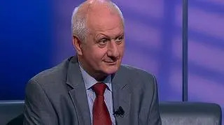 Mniej za materiały budowlane niż przed rokiem. Ceny płytek ceramicznych, silikatów, czy pokryć dachowych spadły przez rok o ponad 10%. Najbardziej zdrożały – szczególnie w ostatnich tygodniach - materiały izolacji termicznej: o blisko 10%. O tym, ile kosztuje wybudowanie nowego domu w programie "Pieniądze od rana" Robert Stankiewicz rozmawiał ze Zbigniewem Kwapiszem, prezesem PSB Warszawa.