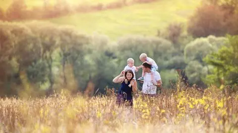 500 plus na pierwsze dziecko od 1 sierpnia drogą tradycyjną